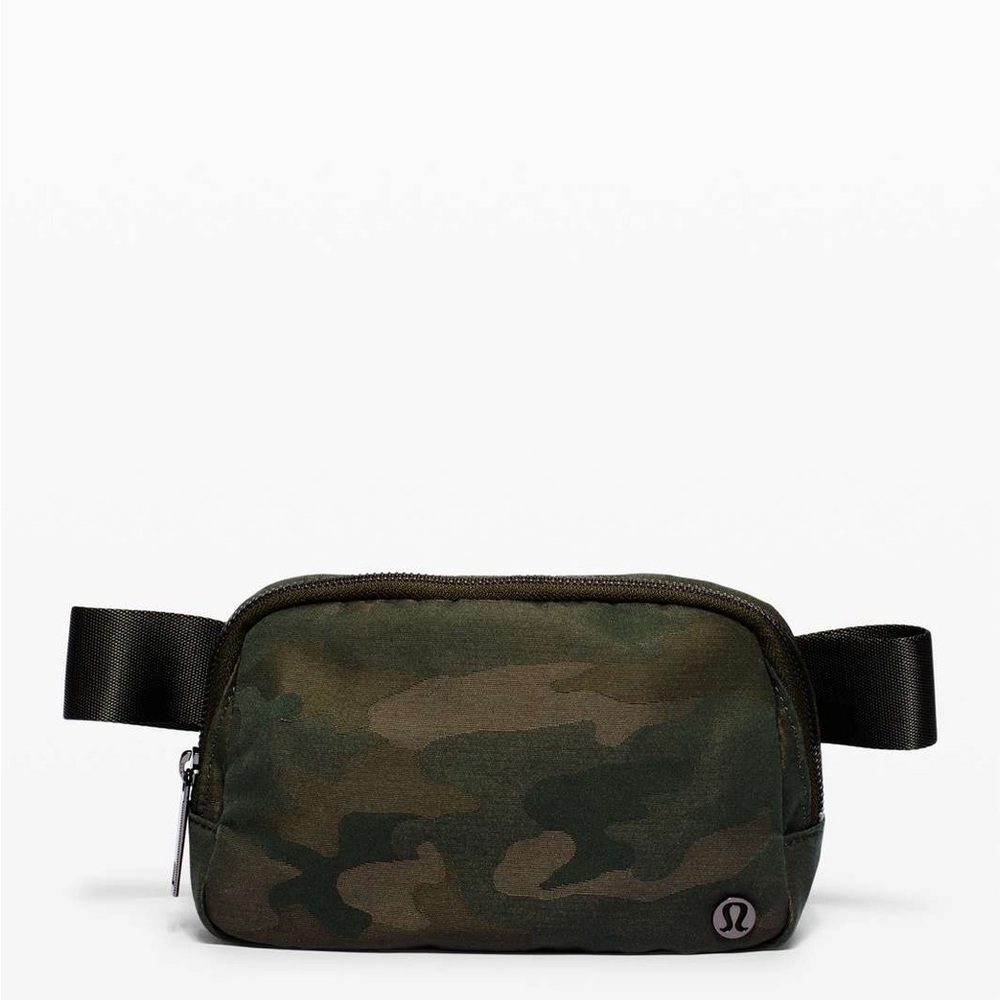 Lululemon everywhere belt bag